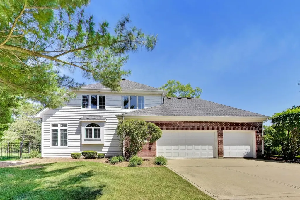 2232 Regency Woods Drive Lisle IL 60532