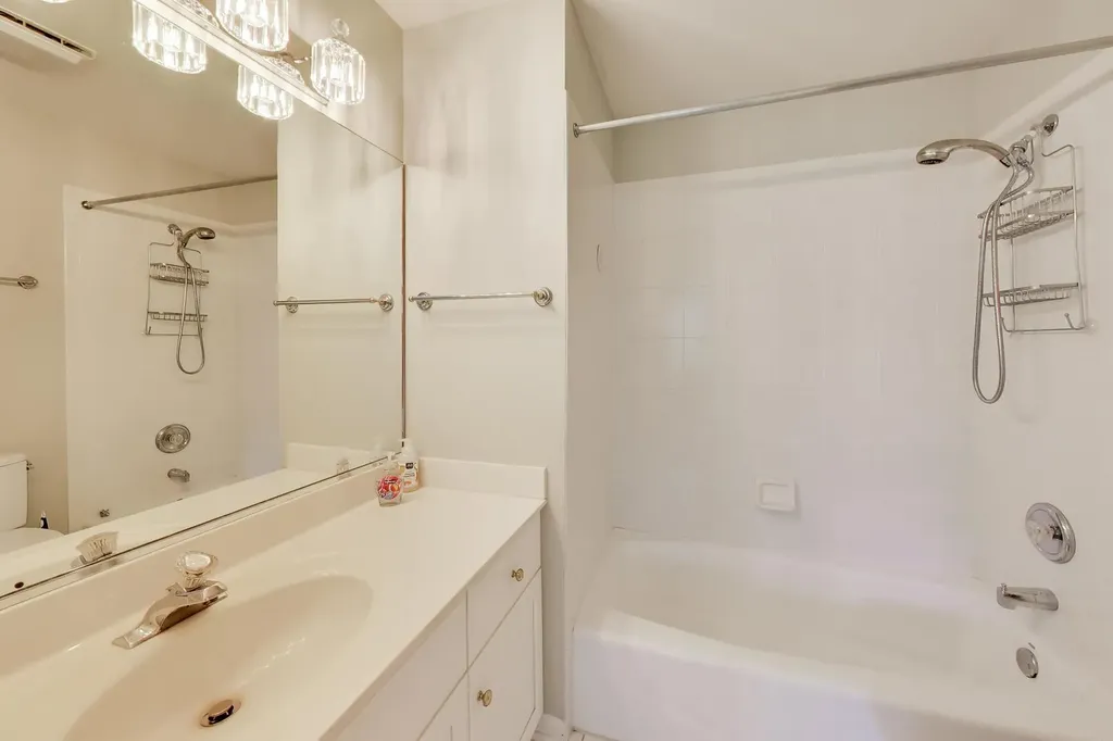 2232 Regency Woods Drive Lisle IL 60532