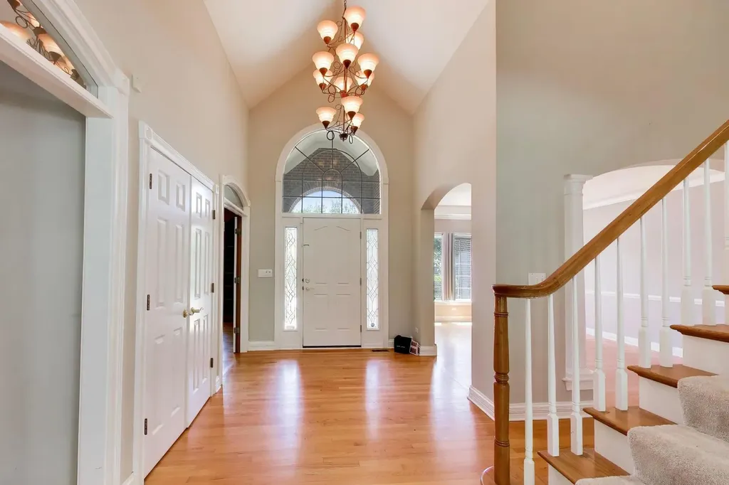 2232 Regency Woods Drive Lisle IL 60532