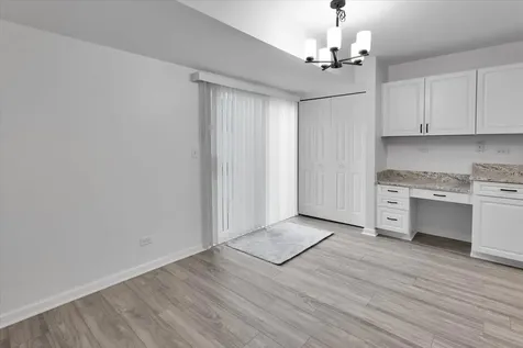 984 Four Seasons Boulevard Aurora IL 60504