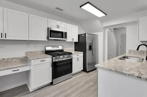 984 Four Seasons Boulevard Aurora IL 60504