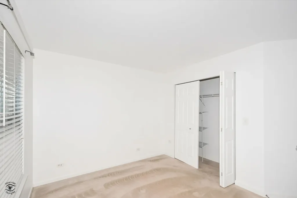 582 Declaration Lane Aurora IL 60502