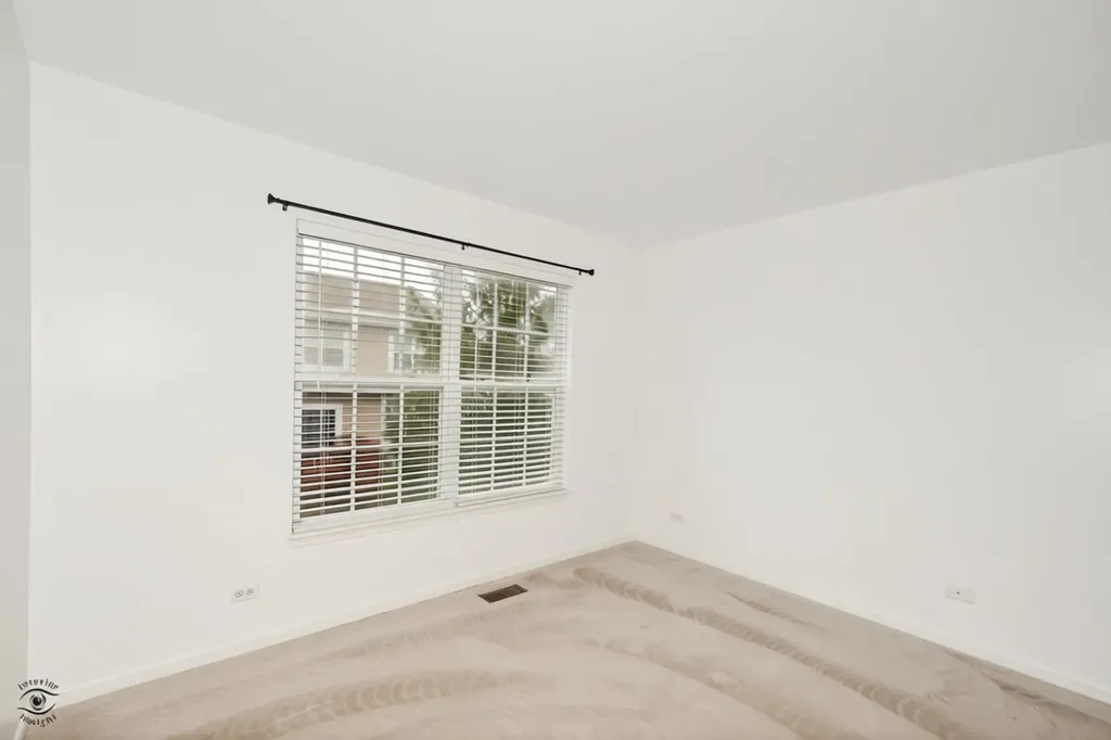 582 Declaration Lane Aurora IL 60502