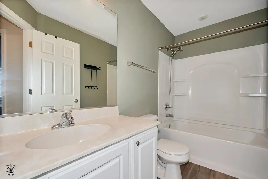 582 Declaration Lane Aurora IL 60502