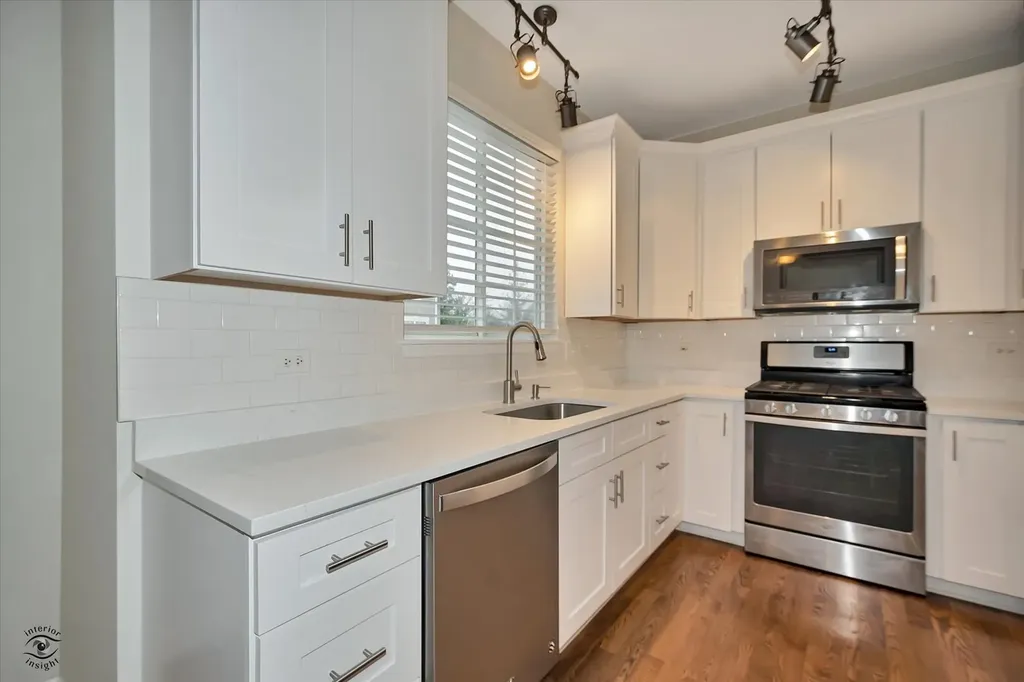 582 Declaration Lane Aurora IL 60502
