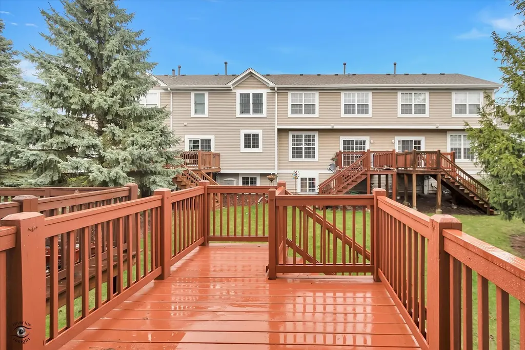 582 Declaration Lane Aurora IL 60502