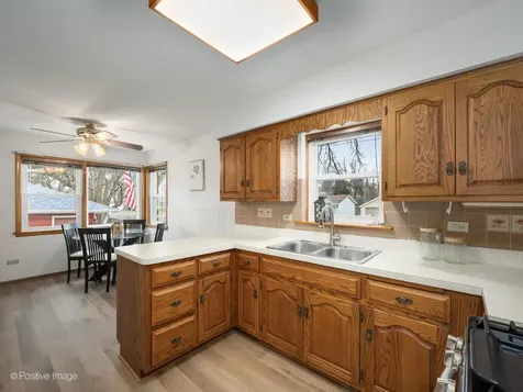 18547 Lexington Avenue Homewood IL 60430