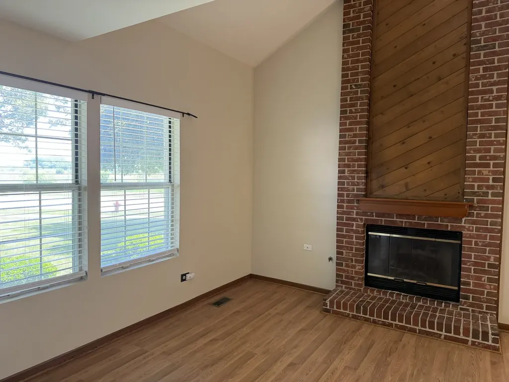 101 South Oakhurst Drive Aurora IL 60504