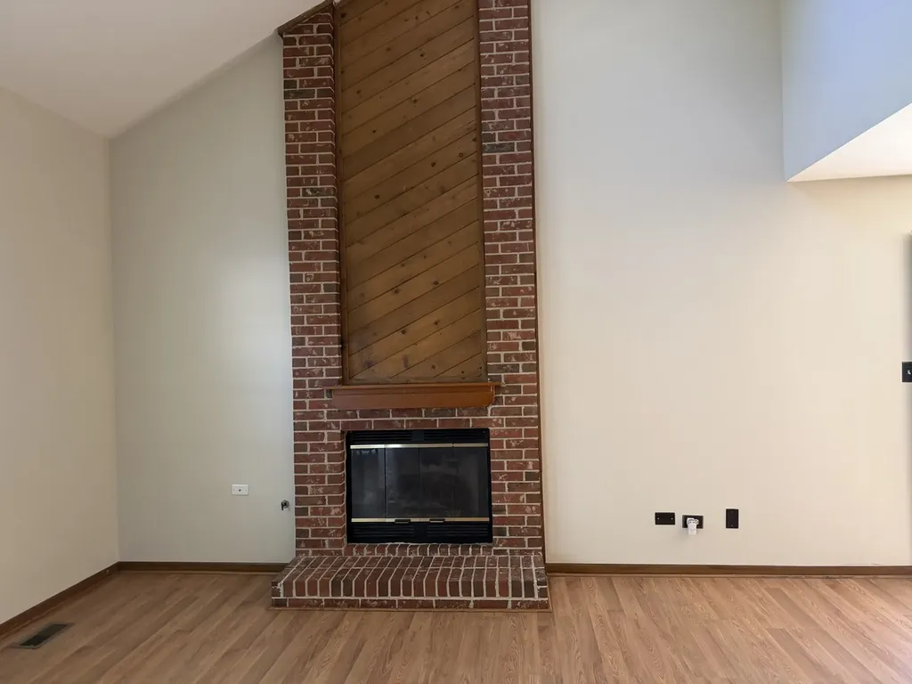 101 South Oakhurst Drive Aurora IL 60504