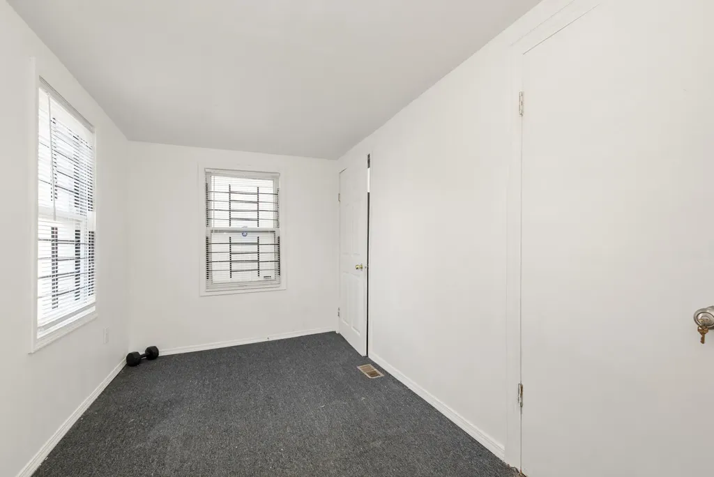 7642 South Dante Avenue Chicago IL 60619