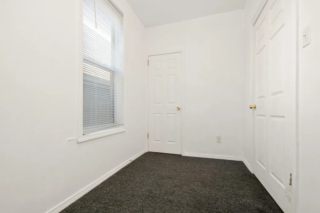 7642 South Dante Avenue Chicago IL 60619