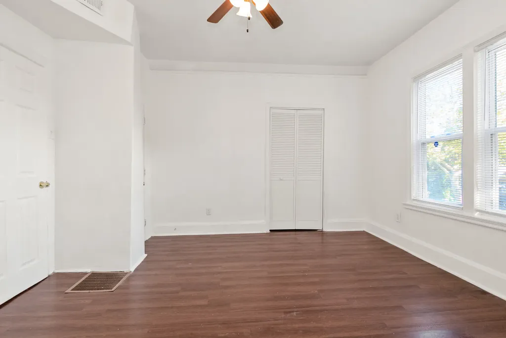 7642 South Dante Avenue Chicago IL 60619