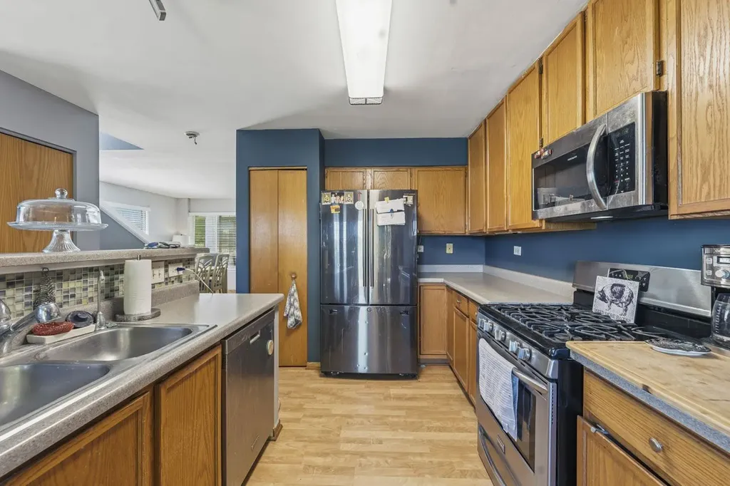 2814 Impressions Drive Lake In The Hills IL 60156
