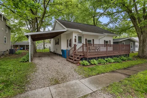 702 East Lincoln Street Monticello IL 61856