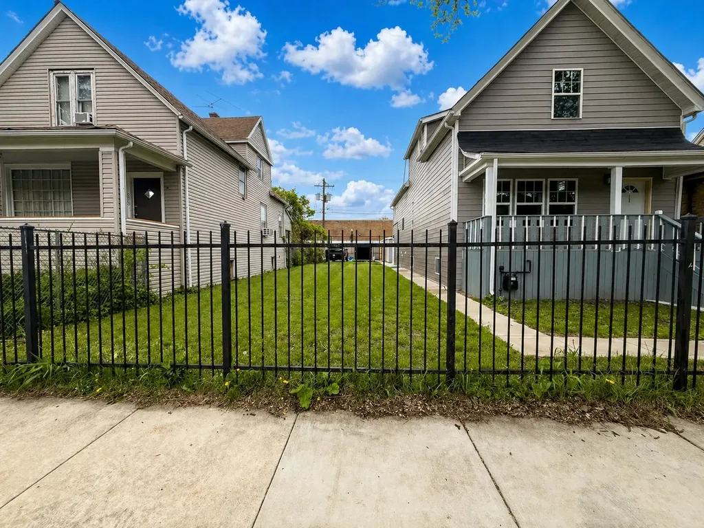 5415 West Rice Street Chicago IL 60651