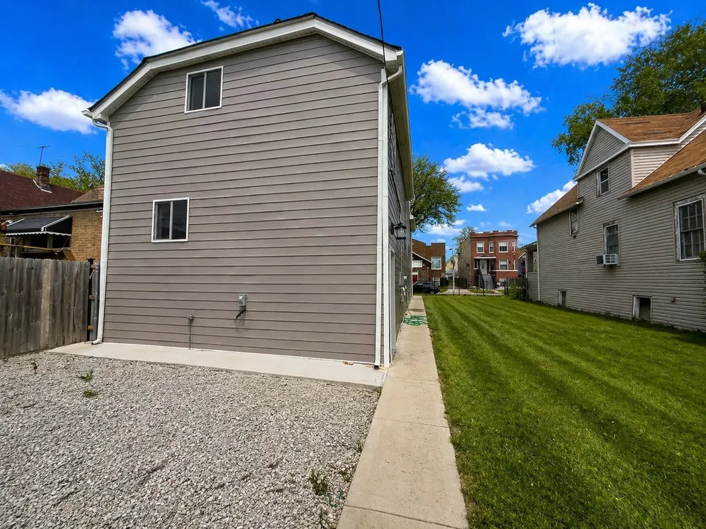 5415 West Rice Street Chicago IL 60651