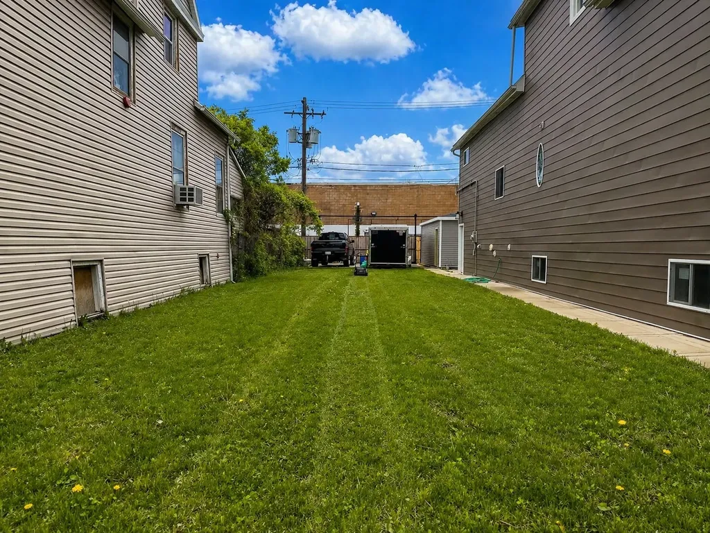 5415 West Rice Street Chicago IL 60651