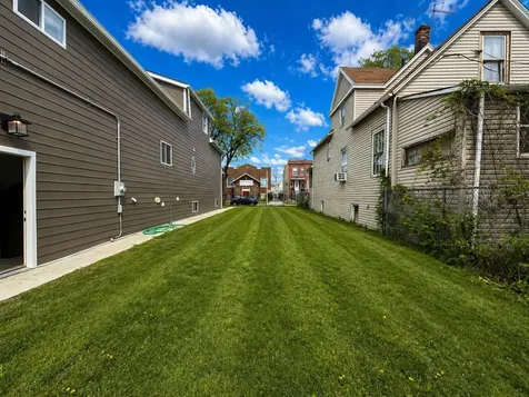 5415 West Rice Street Chicago IL 60651