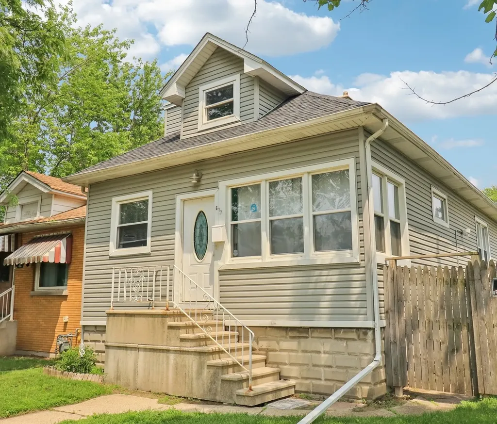 617 Hirsch Avenue Calumet City IL 60409