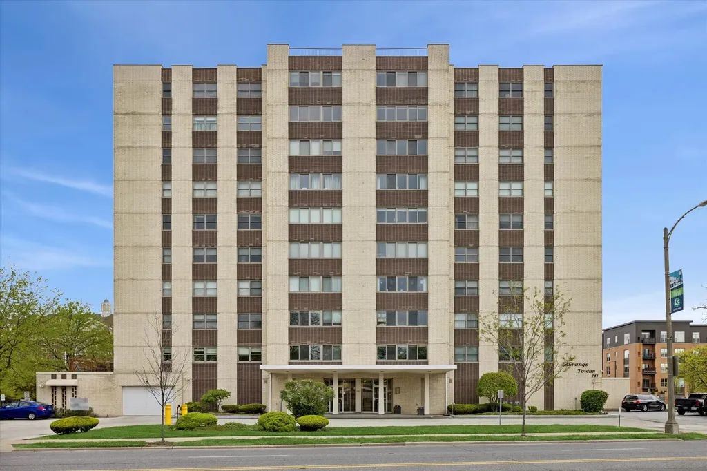 141 North La Grange Road La Grange IL 60525