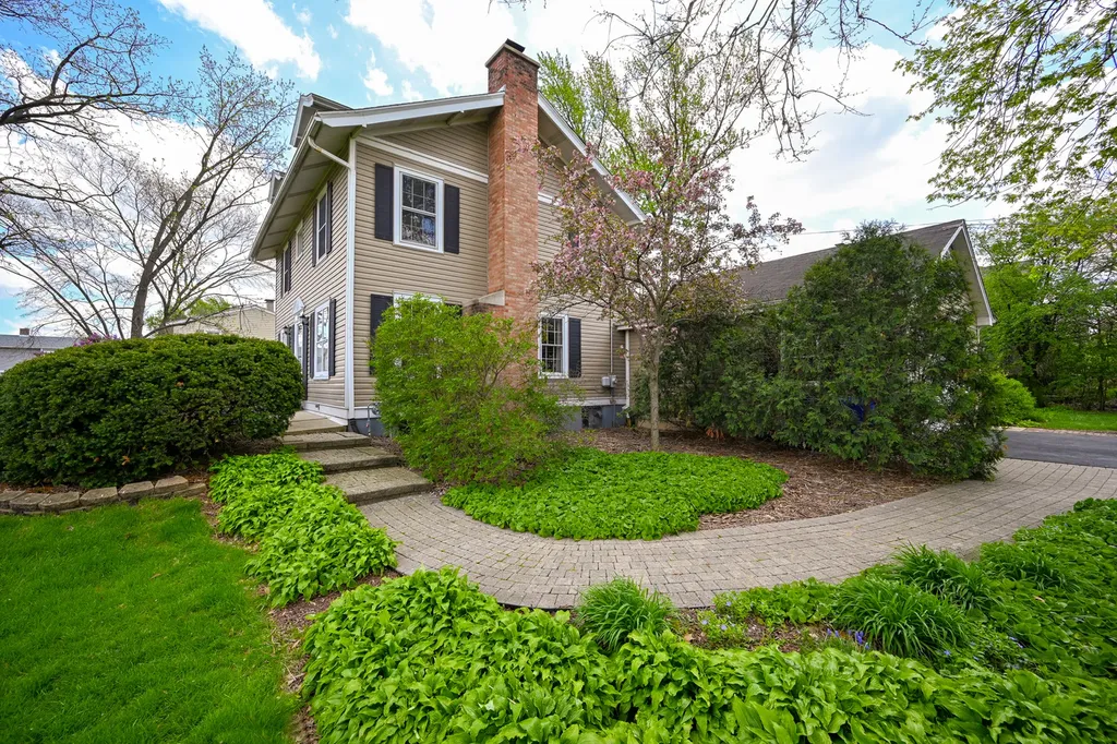 273 Geneva Road Glen Ellyn IL 60137
