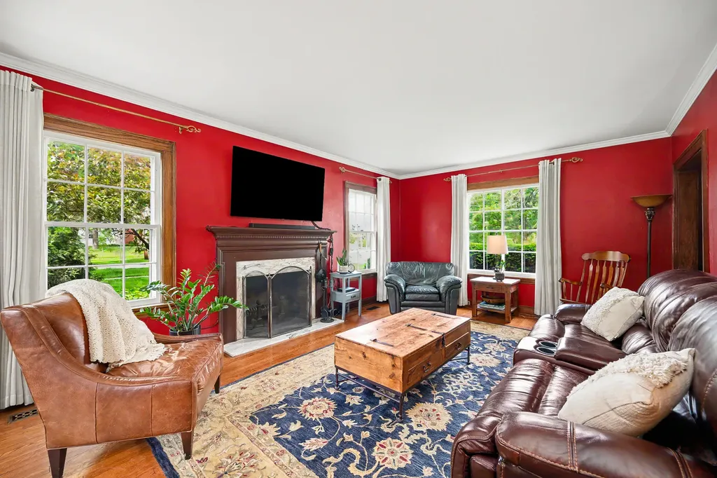 273 Geneva Road Glen Ellyn IL 60137