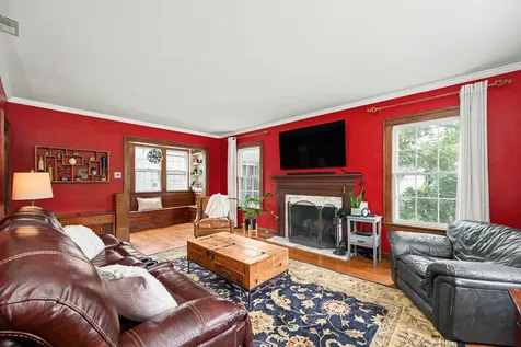 273 Geneva Road Glen Ellyn IL 60137