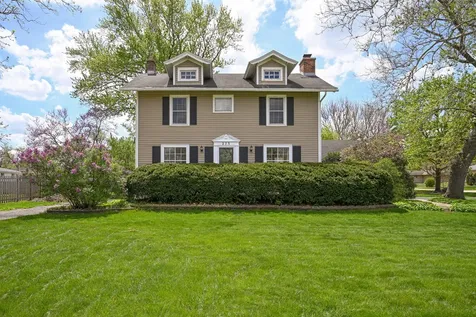 273 Geneva Road Glen Ellyn IL 60137