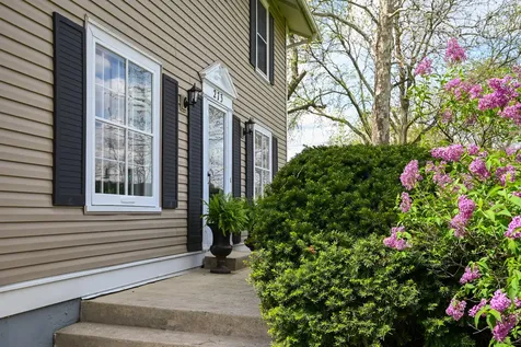 273 Geneva Road Glen Ellyn IL 60137
