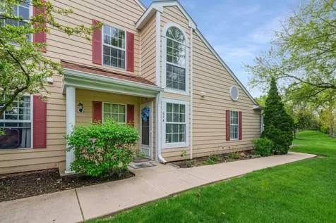 63 Tyler Court Streamwood IL 60107
