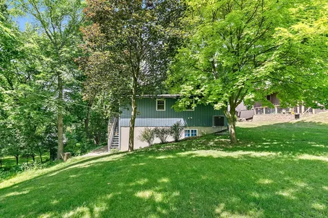 2 Summit Street East Dundee IL 60118