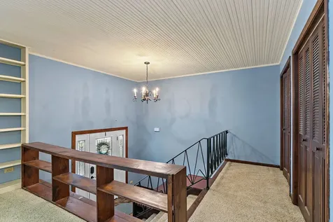 2 Summit Street East Dundee IL 60118