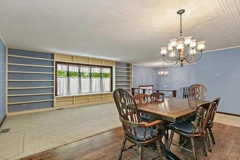2 Summit Street East Dundee IL 60118