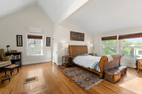 5415 North Wayne Avenue Chicago IL 60640