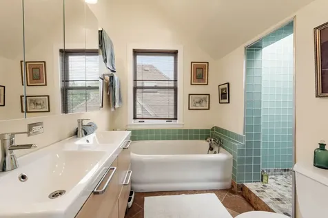 5415 North Wayne Avenue Chicago IL 60640