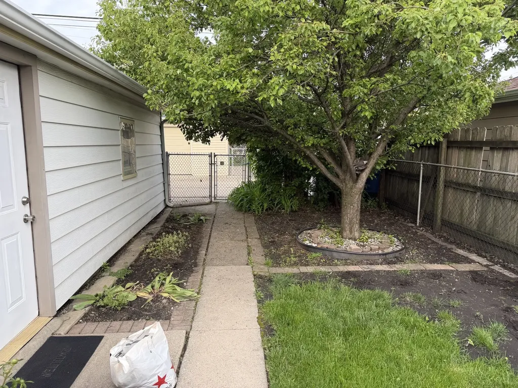5705 South Nottingham Avenue Chicago IL 60638