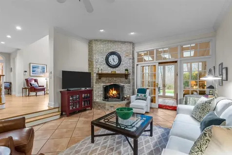 852 Gloucester Crossing Lake Forest IL 60045