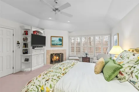 852 Gloucester Crossing Lake Forest IL 60045