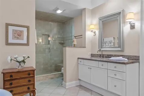 852 Gloucester Crossing Lake Forest IL 60045