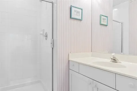 852 Gloucester Crossing Lake Forest IL 60045