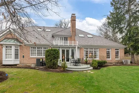 852 Gloucester Crossing Lake Forest IL 60045