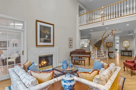 852 Gloucester Crossing Lake Forest IL 60045