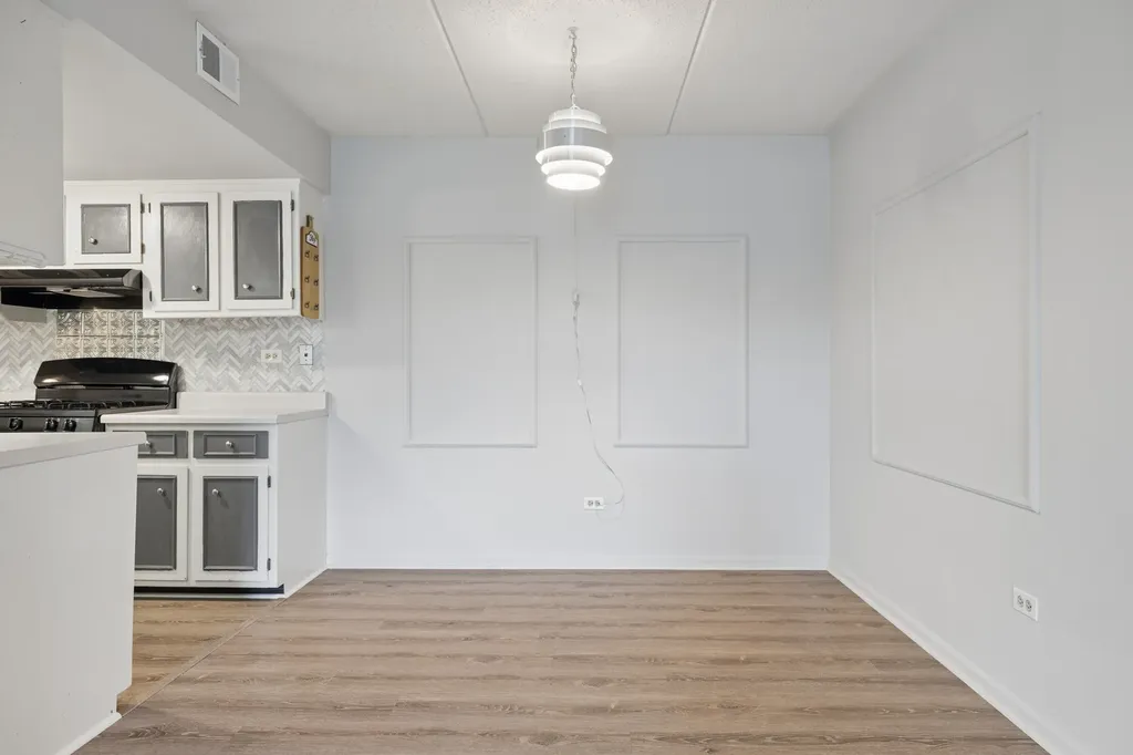 8025 Woodglen Lane Downers Grove IL 60516