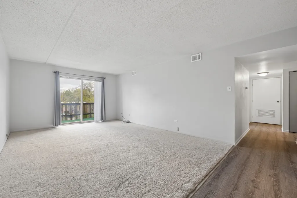 8025 Woodglen Lane Downers Grove IL 60516