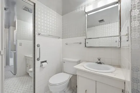 8025 Woodglen Lane Downers Grove IL 60516