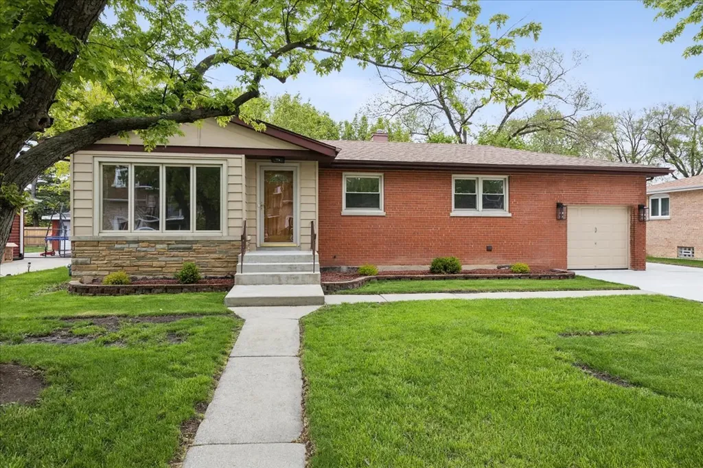 8759 Mobile Avenue Oak Lawn IL 60453