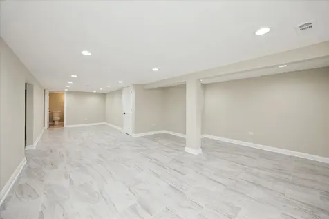 8759 Mobile Avenue Oak Lawn IL 60453