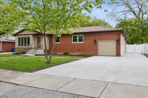 8759 Mobile Avenue Oak Lawn IL 60453