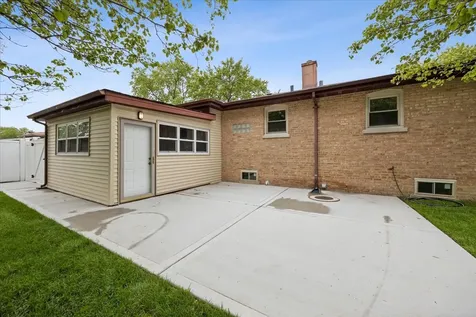 8759 Mobile Avenue Oak Lawn IL 60453