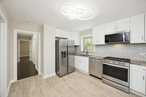 8759 Mobile Avenue Oak Lawn IL 60453